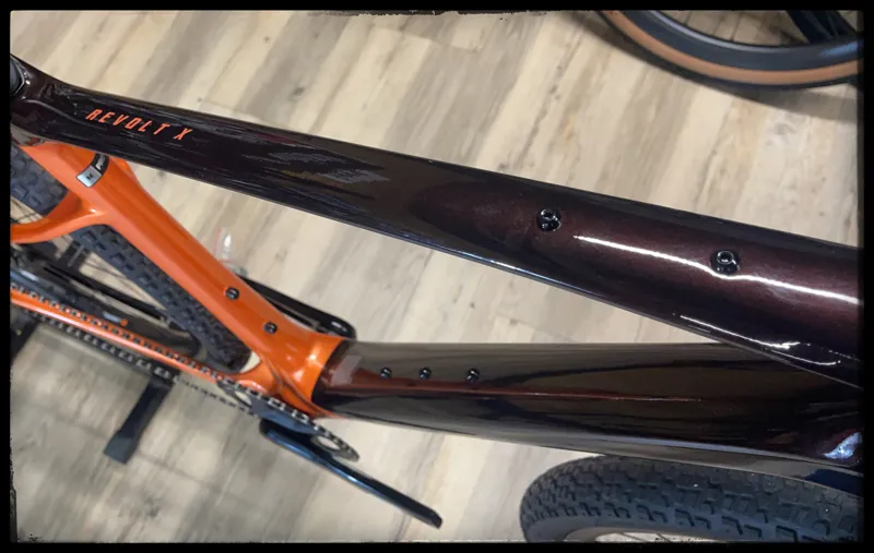 Giant Revolt X Advanced Pro 1 Medium Cordovan/Copper Coin 2022-2